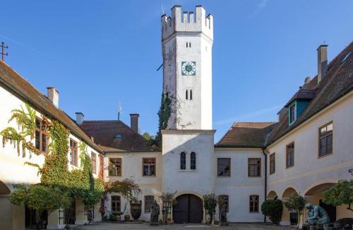 Mengkofen Hotel | Schloss - Schenke Tunzenberg