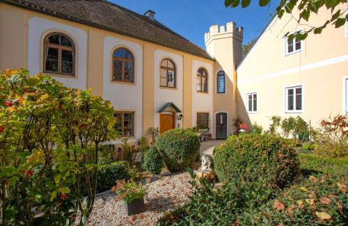 Mengkofen Hotel | Schloss - Schenke Tunzenberg