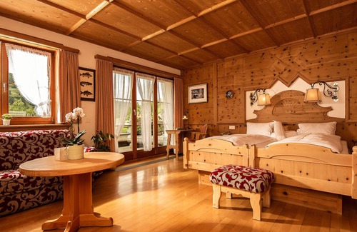 Engadin Scoul Hotel | Schlosshotel Restaurant Chastè