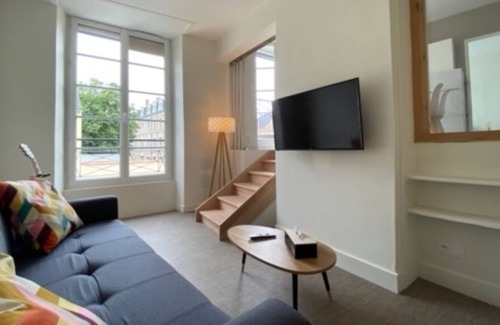 La Fleche Apartment | school 102