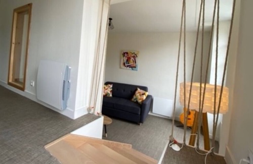 La Fleche Apartment | school 102