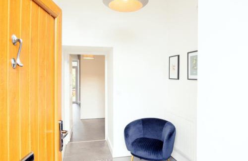 Llandeilo House | School Lodge