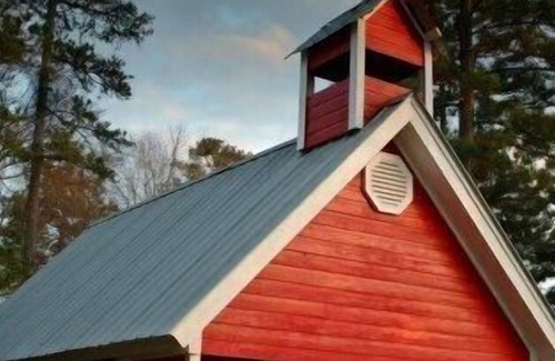 San Augustine House | Schoolhouse in the Pineywoods