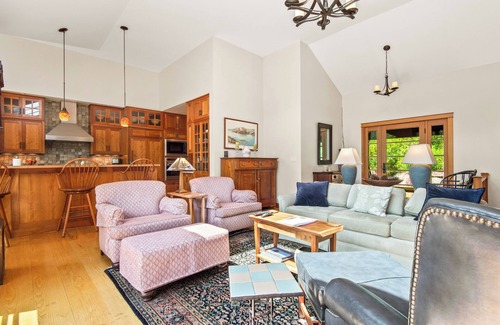 Rangeley House | Schoolmarm Rock - 450' of private waterfront on Rangeley Lake