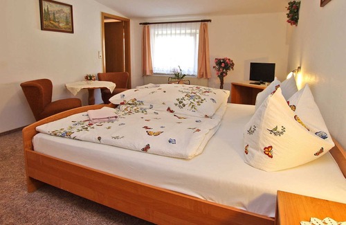 Malchin Apartment | SCHW 1052 - room 2 - fitter's room Malchin SCHW 1050