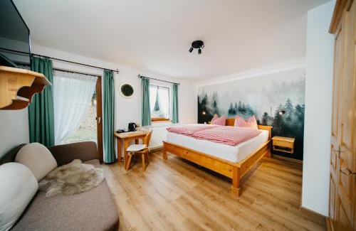 Neuglashutten Apartment | Schwarzwald-Hotel Kraeutle