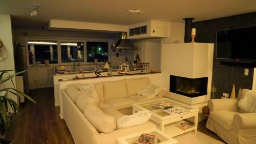 Bitterfeld Villa | Schwimmendes Haus Robby II