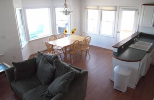 Scituate House | SCITUATE Beach Front huge 4 bedroom 2 bath. Amazing views sleeps 13. NEW!