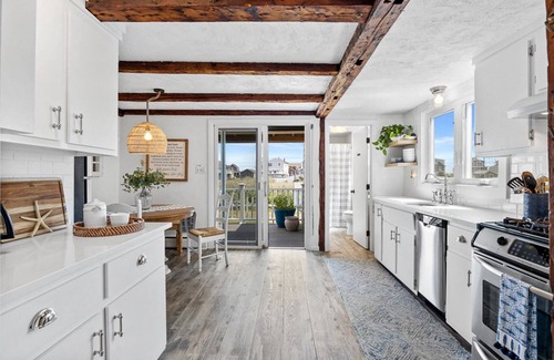 Scituate House | Scituate Oceanfront Entertaining Stunning Views and Seasonal Sleeping Porch