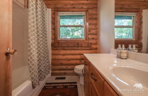Helper House | Scofield Lakefront Cabin with private dock