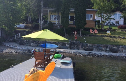 Scotch Creek House | Scotch Creek Waterfront Cottage