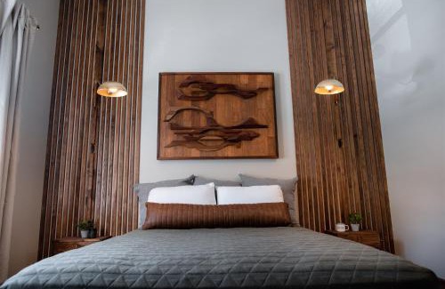 Carlotta Hotel | Scotia Lodge