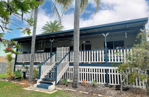 Traviston House | Scott's Retreat - Burrum Heads- Close to Beach- 4BR- Aircon