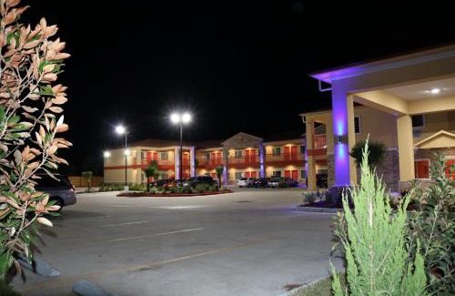 Humble Hotel | Scottish Inn & Suites - IAH Airport