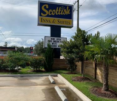 Humble Hotel | Scottish Inn & Suites - IAH Airport