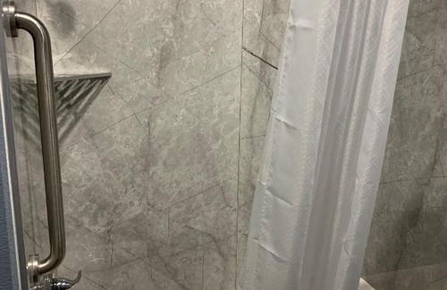 Southbelt/Ellington Hotel | Scottish Inns and Suites Scarsdale