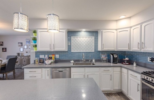 Village Grove House | Scottsdale 4BR – Heated Pool, Putting Green, 5 Min to Old Town