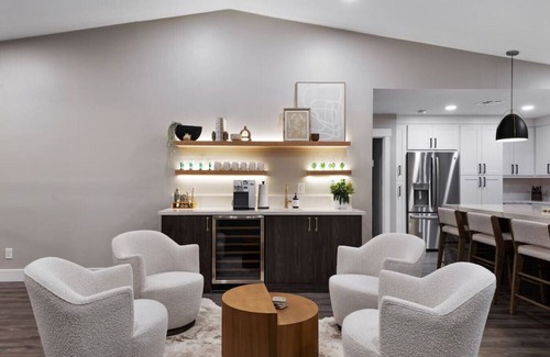 Avant House | Scottsdale Clubhouse | Pool, Spa & Golf Simulator