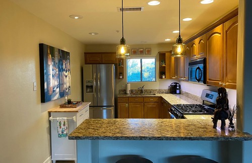 North Scottsdale Condo | Scottsdale Desert Getaway! Prime location! Quality! Comfort! Sun!