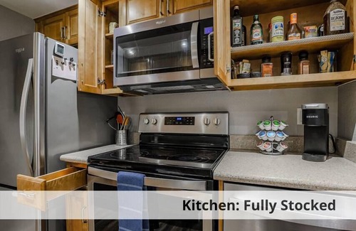 Paradise Valley Village Condo | Scottsdale GROUND floor Condo 🌴 Heated pool 🏊 nearby golf ⛳️ Dog friendly 🐶