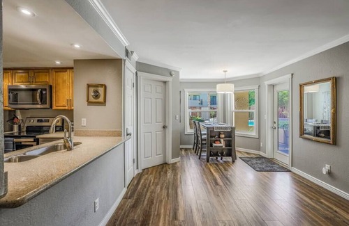 Paradise Valley Village Condo | Scottsdale GROUND floor Condo 🌴 Heated pool 🏊 nearby golf ⛳️ Dog friendly 🐶