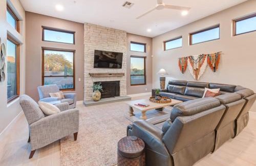 Pinnacle Peak House | Scottsdale Luxury Heated Pool Desert Views For 6