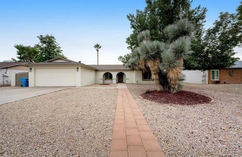 Paradise Valley Village House | Scottsdale's Charmer
