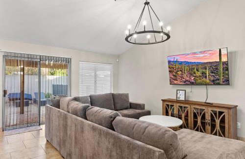 Eagle Point House | Scottsdale Upgraded 4BR with Pool & Near Golf