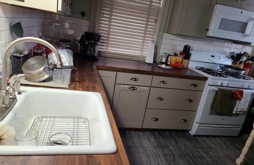 Downtown Toledo House | Scottwood Inn