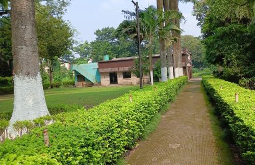 Barasat House | Scout Garden