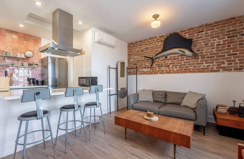 Plateau Mont Royal Apartment | Scrat studio AC Great Location Near a Metro