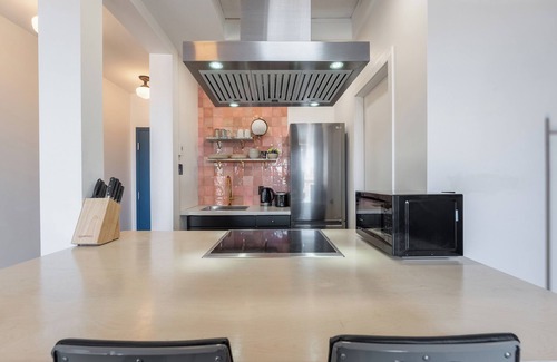 Plateau Mont Royal Apartment | Scrat studio AC Great Location Near a Metro