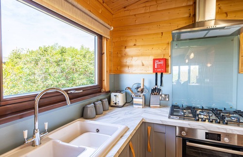 Rockcliffe Cottage | Screel View - a lodge that sleeps 6 guests in 3 bedrooms
