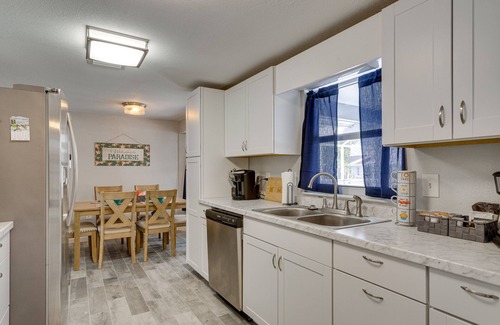 Port Charlotte - Charlotte Harbor House | Screened-In Lanai + Yard: Port Charlotte Retreat
