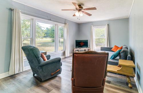 Jasper Heights House | Screened Patio and Fire Pit Peaceful Marshall Home