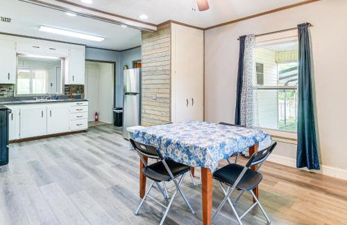 Jasper Heights House | Screened Patio and Fire Pit Peaceful Marshall Home