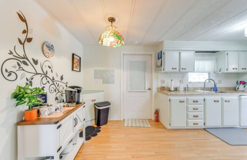 Palmetto House | Screened Porch & Community Perks: Home in Ellenton