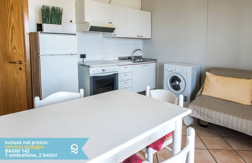 Senigallia Apartment | SE004 - Senigallia, one bedroom apartment on the sea with beach