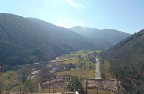 Montegioco Apartment | SE051 - Palazzo d'Arcevia, accogliente trilocale ristrutturato