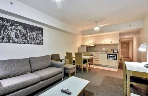 Darwin City Centre Apartment | Sea and City View Single Bedroom Apartment