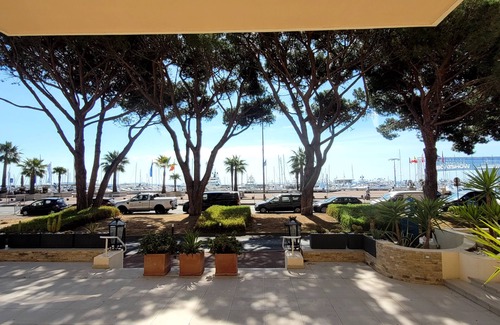 Mandelieu-la-Napoule Beach Apartment | SEA/BEACH-FLAT MANDELIEU