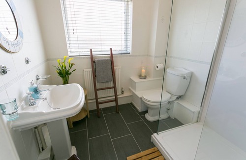 Trearddur Bay Apartment | Sea Bell - a coastal that sleeps 6 guests in 3 bedrooms