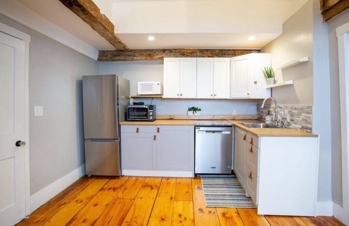 Marblehead Apartment | Sea Bird Suite – Cozy 1-Bedroom Getaway with Historic Charm in Marblehead
