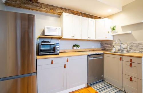 Marblehead Apartment | Sea Bird Suite – Cozy 1-Bedroom Getaway with Historic Charm in Marblehead