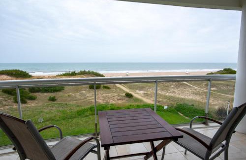 Carilo Apartment | Sea Breeze by CELTIS