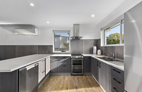 Bridport House | Sea Breeze Escape.