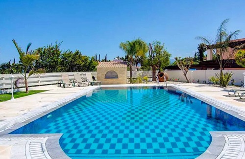 Latchi Villa | Sea Breeze Hideaway - Three Bedroom Villa, Sleeps 6