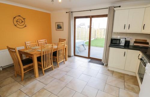Enniscrone House | Sea Breeze Holiday Home