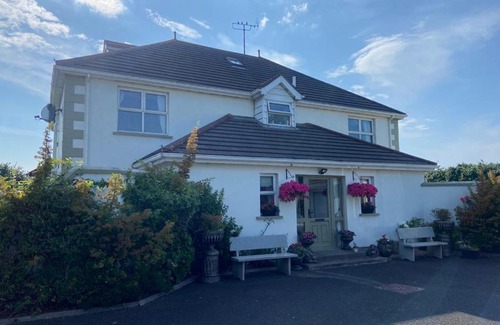 Buncrana House | Sea Breeze House, Buncrana