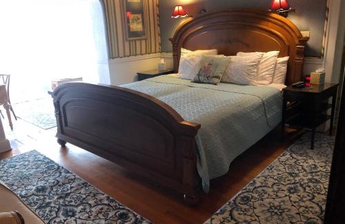 Gulfport Bed & Breakfast | Sea Breeze Manor Inn